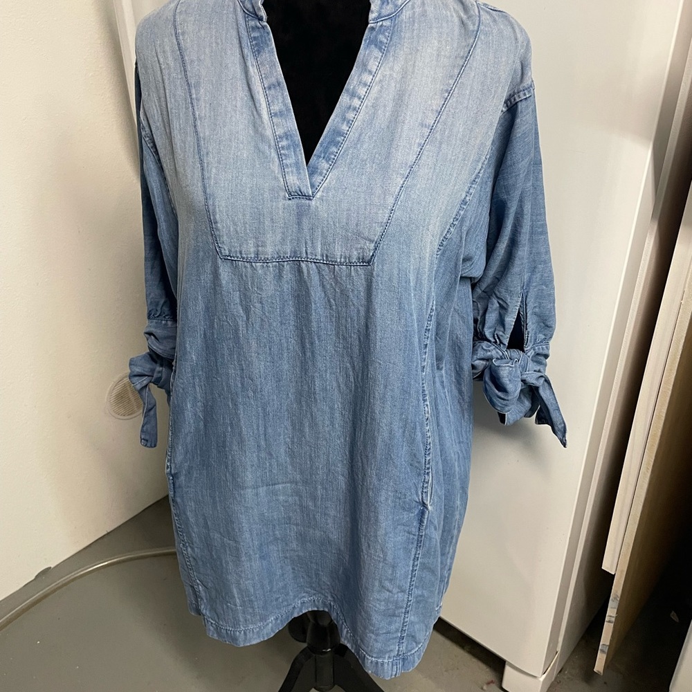 Lou & Grey chambray dress with tie sleeves and pockets